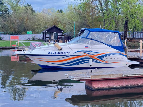 Оклейка лодок, яхт и катеров виниловой плёнкой