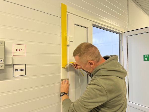 Оклейка пленкой стен производств Имидж Ресурс